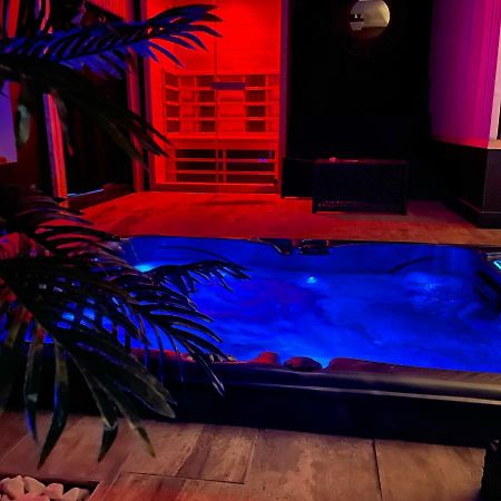 La Suite Grenoble Spa Jacuzzi Et Sauna Privatif 外观 照片