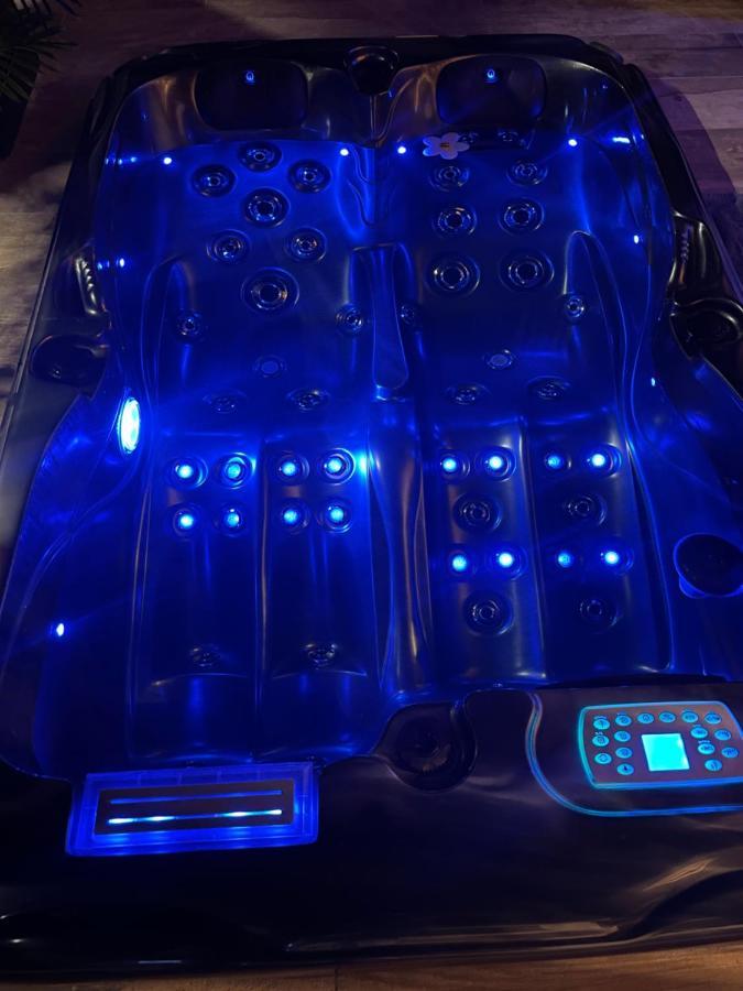 La Suite Grenoble Spa Jacuzzi Et Sauna Privatif 外观 照片