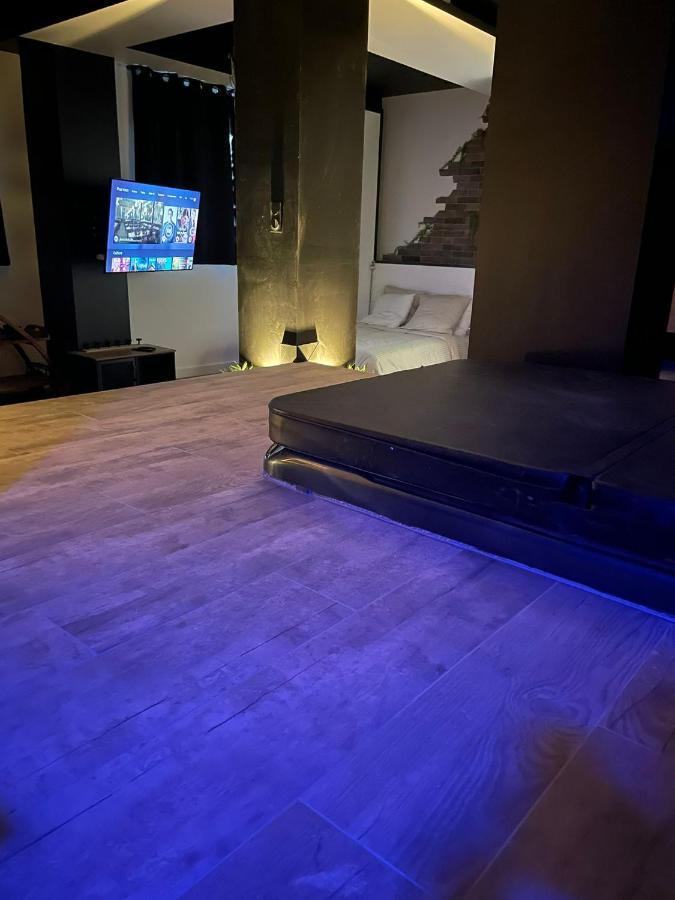 La Suite Grenoble Spa Jacuzzi Et Sauna Privatif 外观 照片