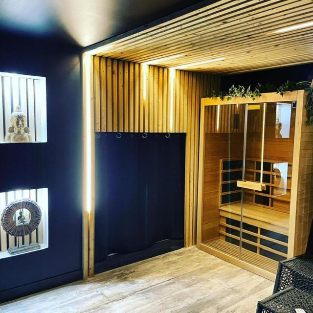 La Suite Grenoble Spa Jacuzzi Et Sauna Privatif 外观 照片