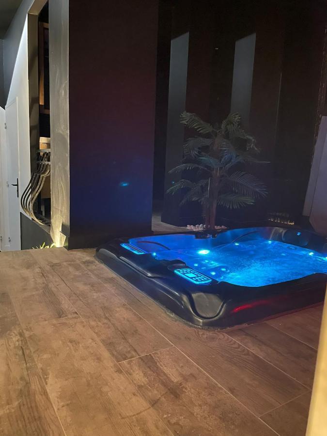 La Suite Grenoble Spa Jacuzzi Et Sauna Privatif 外观 照片